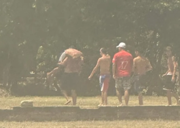 Vecinos atraparon a un ladrón y una banda armada lo rescató