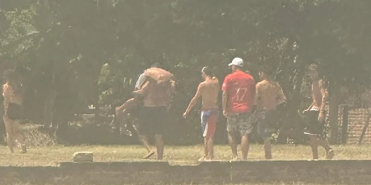 Vecinos atraparon a un ladrón y una banda armada lo rescató