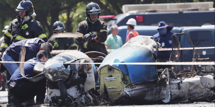 Tragedia en Brasil: una avioneta se estrelló contra un colectivo en San Pablo