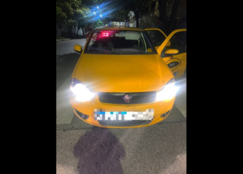 Robaron un taxi y los detuvieron tras una persecución
