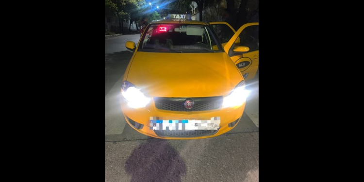 Robaron un taxi y los detuvieron tras una persecución