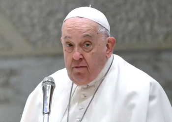 El papa cumple una semana de hospitalización: qué dice el último parte médico