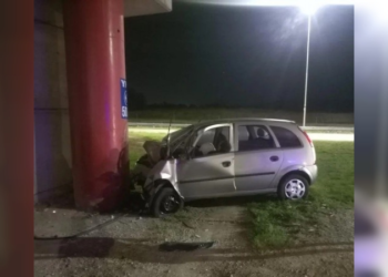 Siniestro fatal: un hombre impactó contra una columna en Circunvalación