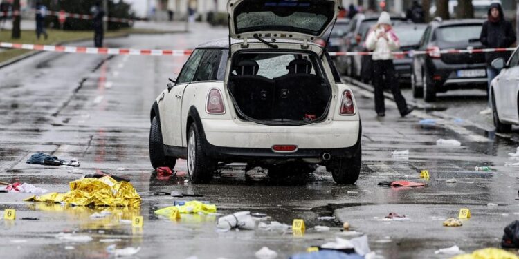 Un automóvil embistió a un grupo de personas en Múnich: hay al menos 28 heridos