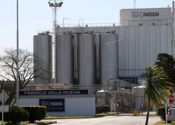 Nestlé paraliza su planta en Villa Nueva por un mes