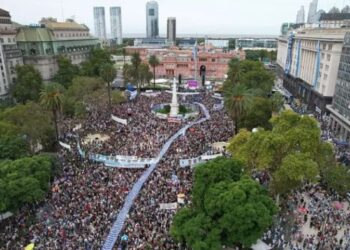 Hubo una masiva marcha por el Día de la Memoria en Buenos Aires