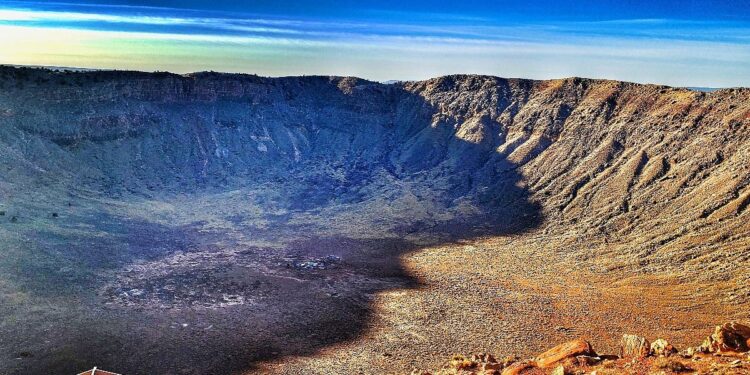 Descubren el cráter de meteorito más antiguo del mundo en Australia