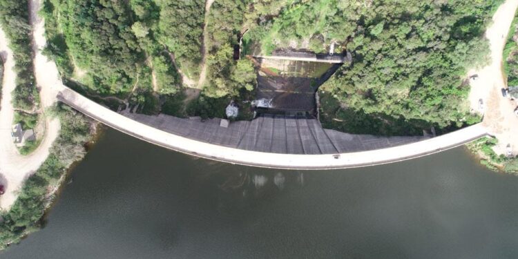 Recuperación hídrica: el embalse La Quebrada se acerca a su nivel de vertedero
