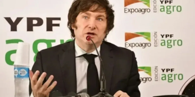 Milei en la ExpoAgro: "Le vamos a sacar el pie de la cabeza al campo"