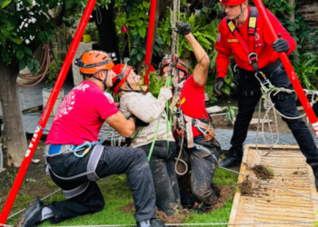 Rescataron a una mujer que cayó a un pozo de 4 metros en Córdoba
