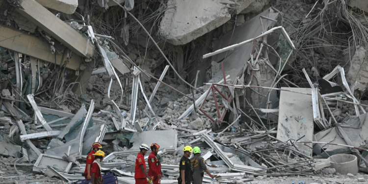 Un terremoto de 7,7 provocó al menos 10 muertos en Tailandia