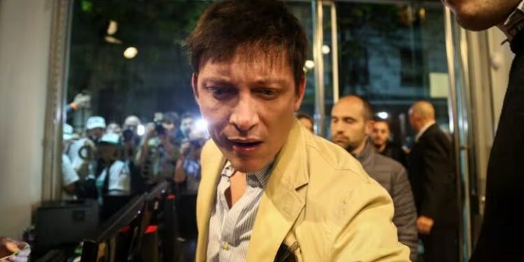 Milei apoyó por redes a Santiago Caputo tras su gesto intimidatorio