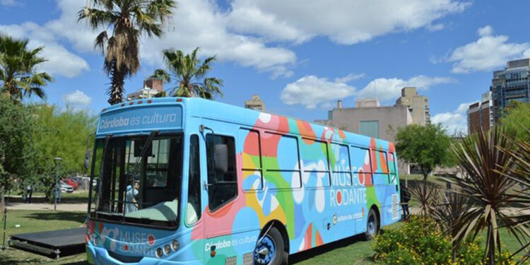 El arte sigue viajando: el Museo Rodante llega al sur provincial