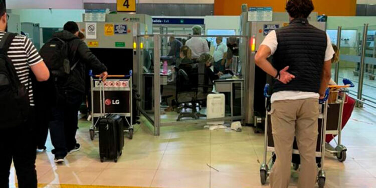 Trabajadores de la Aduana harán un paro en reclamo por mejoras salariales