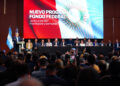 Llaryora firmó el Fondo Federal Cordobés, acompañado por intendentes y jefes comunales