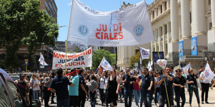 Trabajadores judiciales de Córdoba realizan un paro