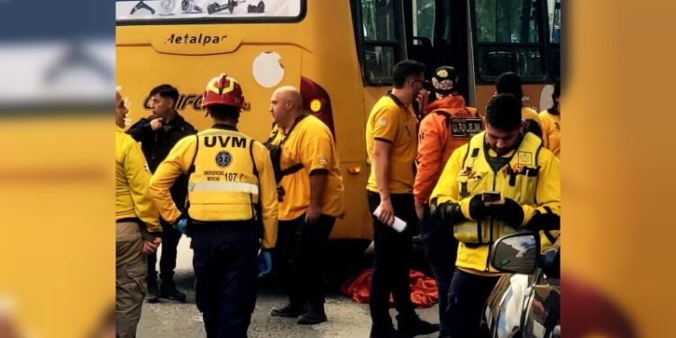 Un adolescente murió tras ser embestido por un colectivo en Córdoba