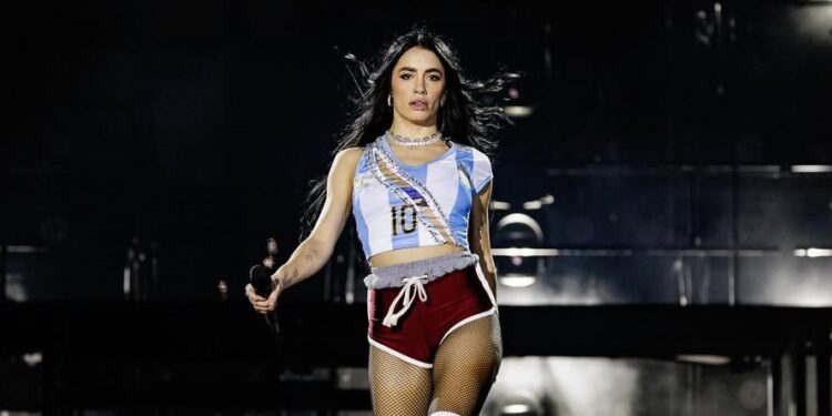 Lali recaudó más de 1.200 kilos de alimentos en sus shows en el Estadio Vélez