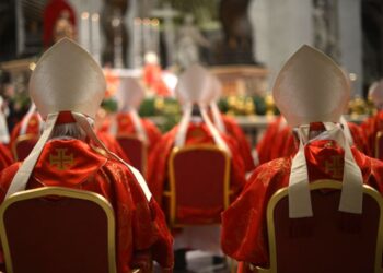 Inicia el cónclave para elegir al sucesor del papa Francisco