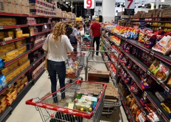El Gobierno negocia con supermercados para evitar subas desmedidas