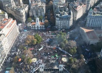Cristina Kirchner dio un mensaje desde su casa a la Plaza de Mayo