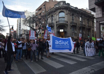 Docentes de la UNC suspenden exámenes y postergan el inicio del segundo cuatrimestre