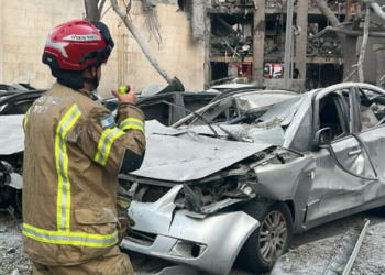 Tras el anuncio del cese al fuego, Irán e Israel denuncian ataques cruzados