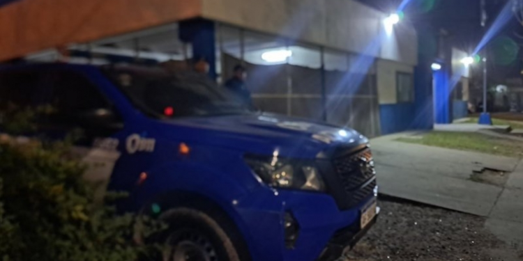 Atacaron una comisaría a pedradas y hay dos efectivos lesionados