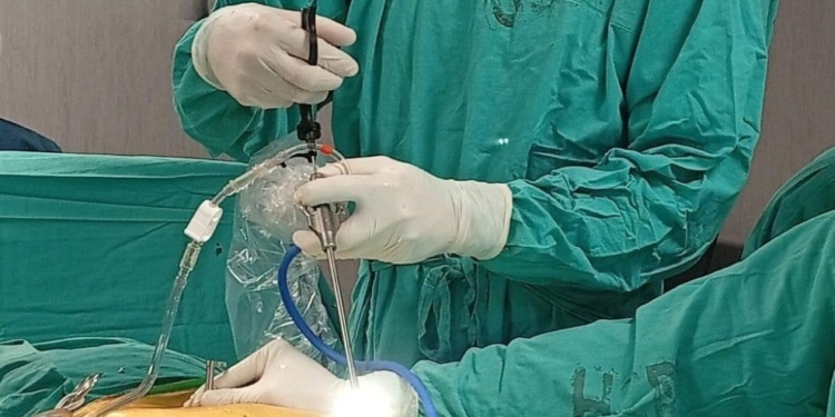 El Hospital San Roque incorpora cirugías endoscópicas de columna