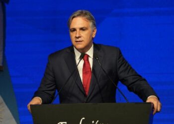 Llaryora lamentó la muerte de una policía que fue embestida por una camioneta