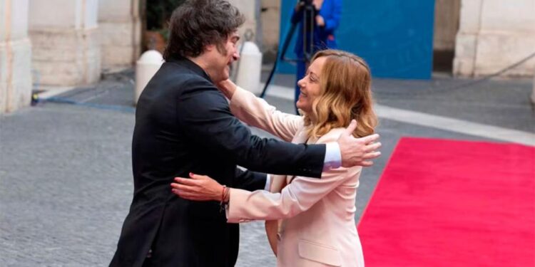 Argentina e Italia rubrican un acuerdo clave para exportar GNL a escala global