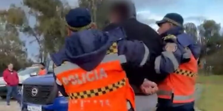 Agredieron a otro agente de la Policía Caminera en Córdoba