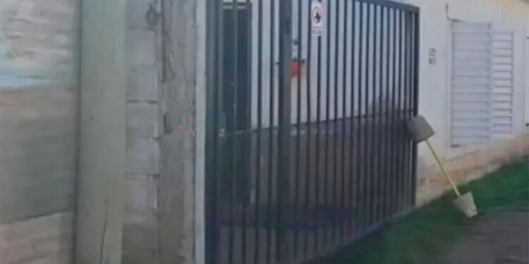 Un nene de dos años fue aplastado por un portón de hierro en Córdoba