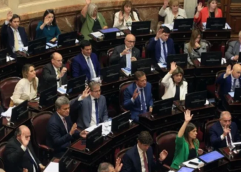 Los senadores se aumentaron el sueldo y cobrarán 9,5 millones de pesos por mes
