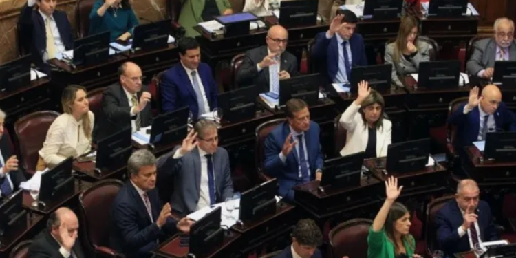 Los senadores se aumentaron el sueldo y cobrarán 9,5 millones de pesos por mes