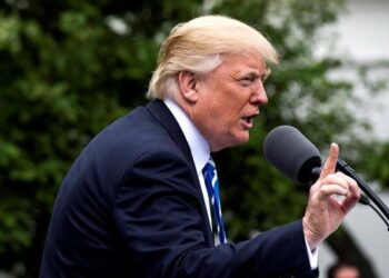 Trump calificó de "terrible tragedia" el ataque terrorista de Colorado