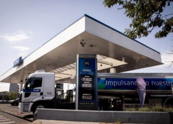 El Gobierno habilita agregar más bioetanol a las naftas para frenar la suba de precios