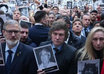 Con la presencia de Milei, se realiza el acto por el 31° aniversario del atentado a la AMIA