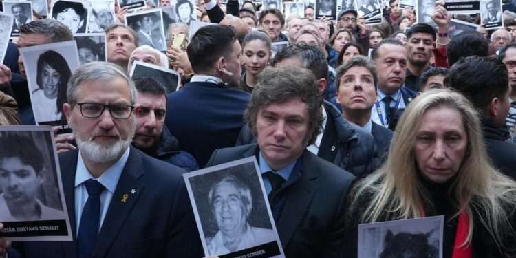 Con la presencia de Milei, se realiza el acto por el 31° aniversario del atentado a la AMIA