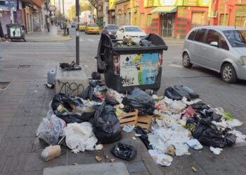 La recolección de residuos es irregular en la ciudad y la Municipalidad citó a las empresas