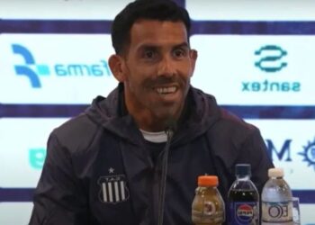 Talleres presentó a Tevez como nuevo DT