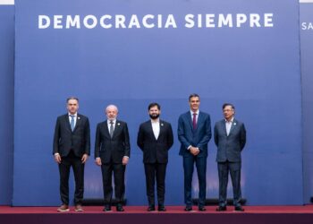 Boric, Lula, Sánchez y Petro lanzan frente global contra los extremismos