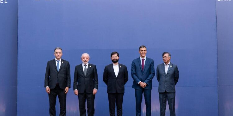 Boric, Lula, Sánchez y Petro lanzan frente global contra los extremismos