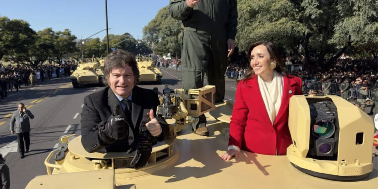 El Gobierno nacional suspendió el desfile militar del 9 de julio