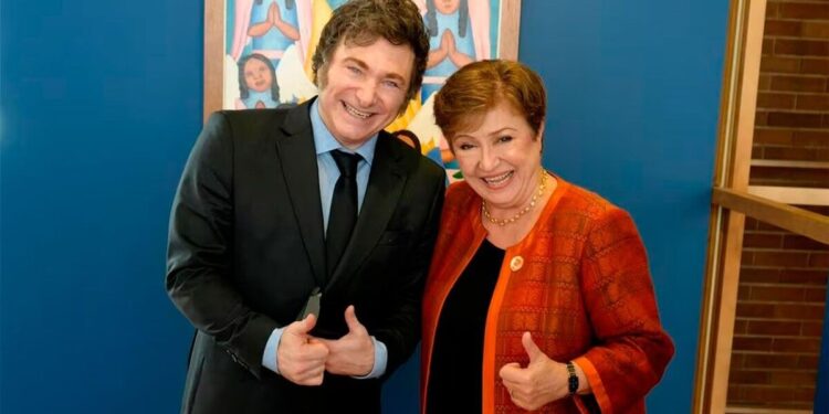 El FMI aprobó la revisión técnica: se espera un desembolso de USD 2.000 millones