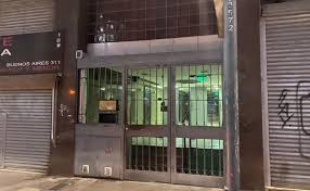 Hablaron los vecinos del hombre que vivía con un cadáver en Córdoba