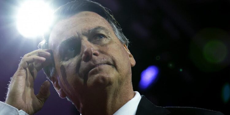 Jair Bolsonaro deberá cumplir prisión domiciliaria