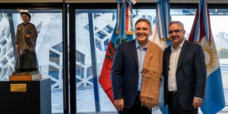 Llaryora recibió al gobernador de Catamarca Raúl Jalil