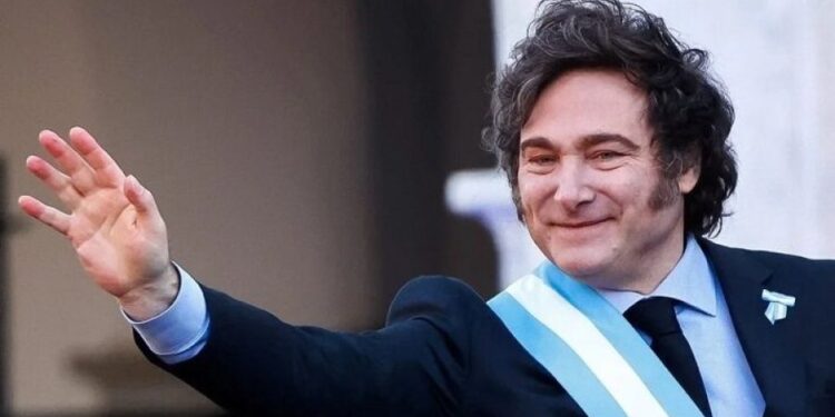 Milei suspendió su viaje a Tucumán por la niebla