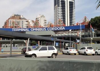 Robaron un auto en el estacionamiento de la Terminal de Ómnibus